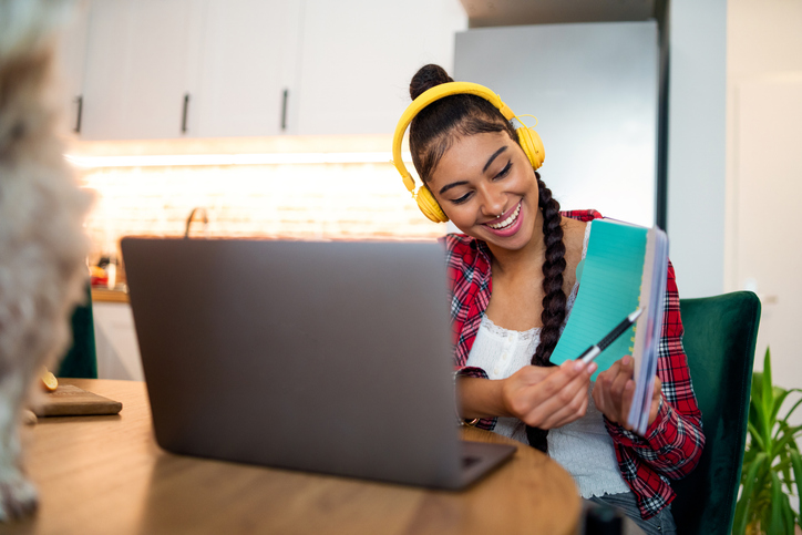 Podcasts para estudar os melhores canais de educação
