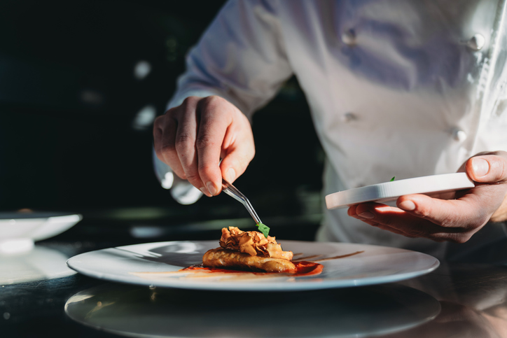 Gastronomia descubra o curso que prepara para o mercado e valoriza sua paixão pela cozinha