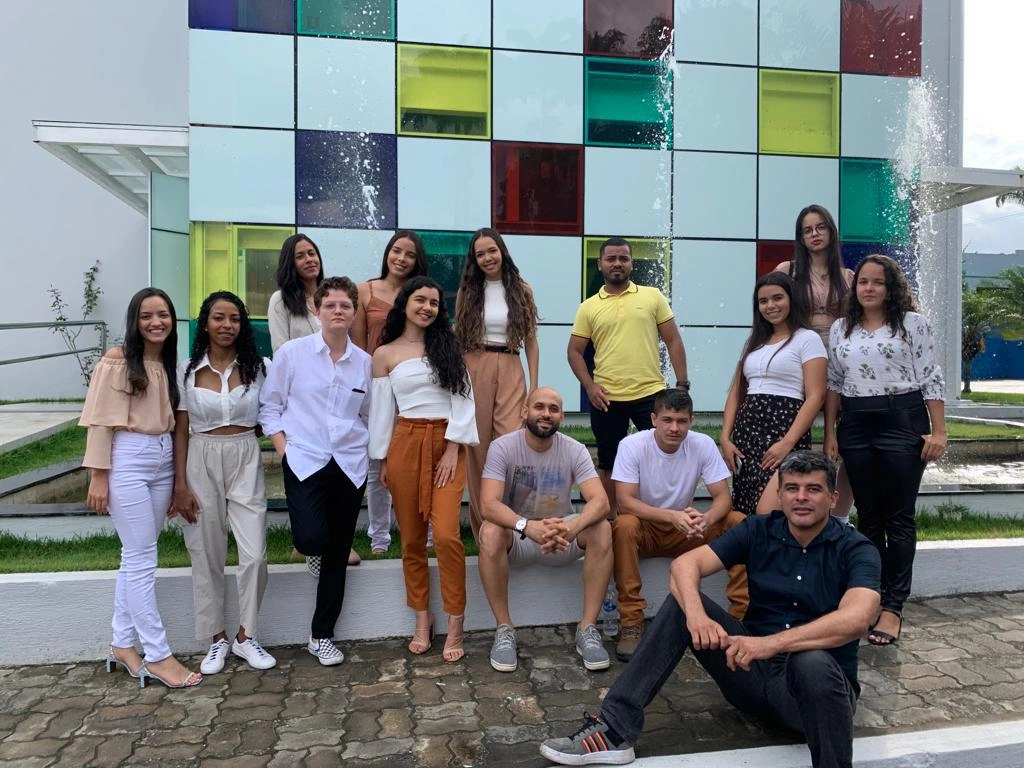Estudantes de arquitetura criam projetos para famílias de baixa renda