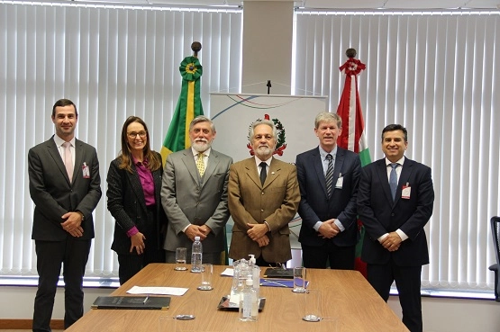 UniSul, TJSC e AJ firmam convênio para ações acadêmicas, científicas e culturais