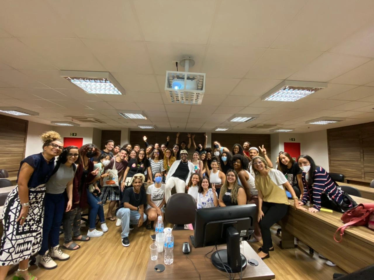 Programação diversificada e temas da atualidade marcam retomada de mais uma edição do Curto Circuito no Campus Tancredo Neves