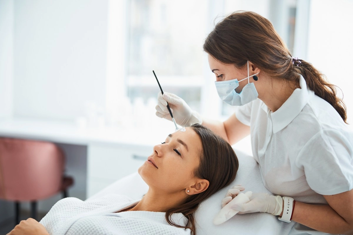 biomedicina-estetica-como-e-o-curso-e-salario
