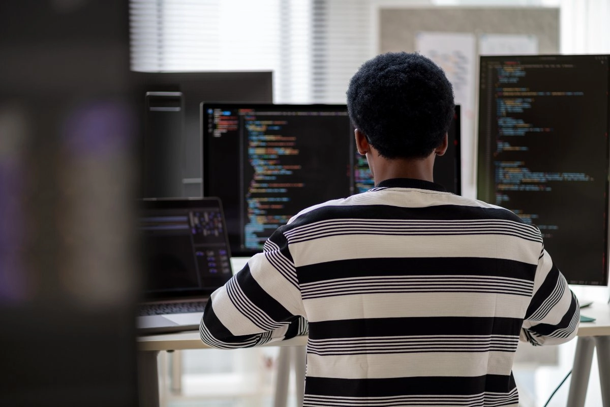 Descubra como funciona a pós-graduação em Ciência da Computação e avance na sua carreira em tecnologia