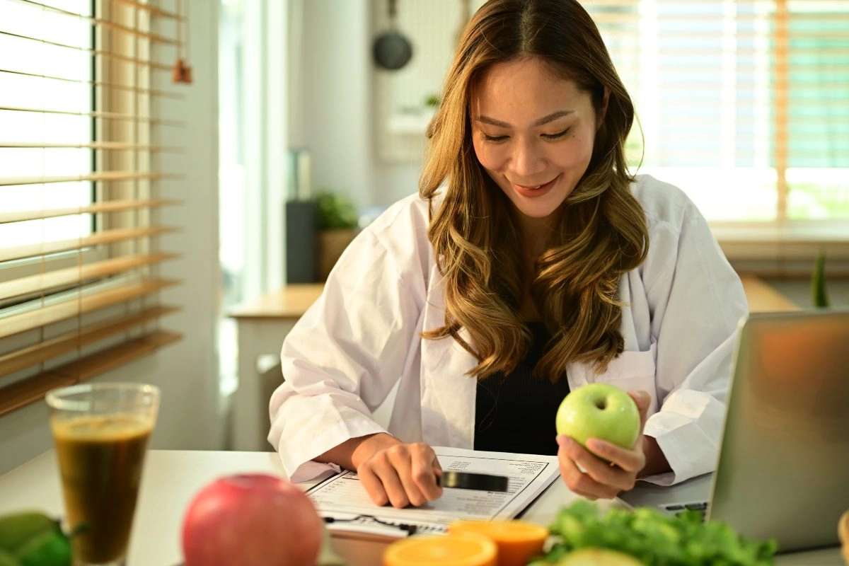 Entenda o que é nutrição clínica e como funciona o atendimento especializado de um nutricionista profissional