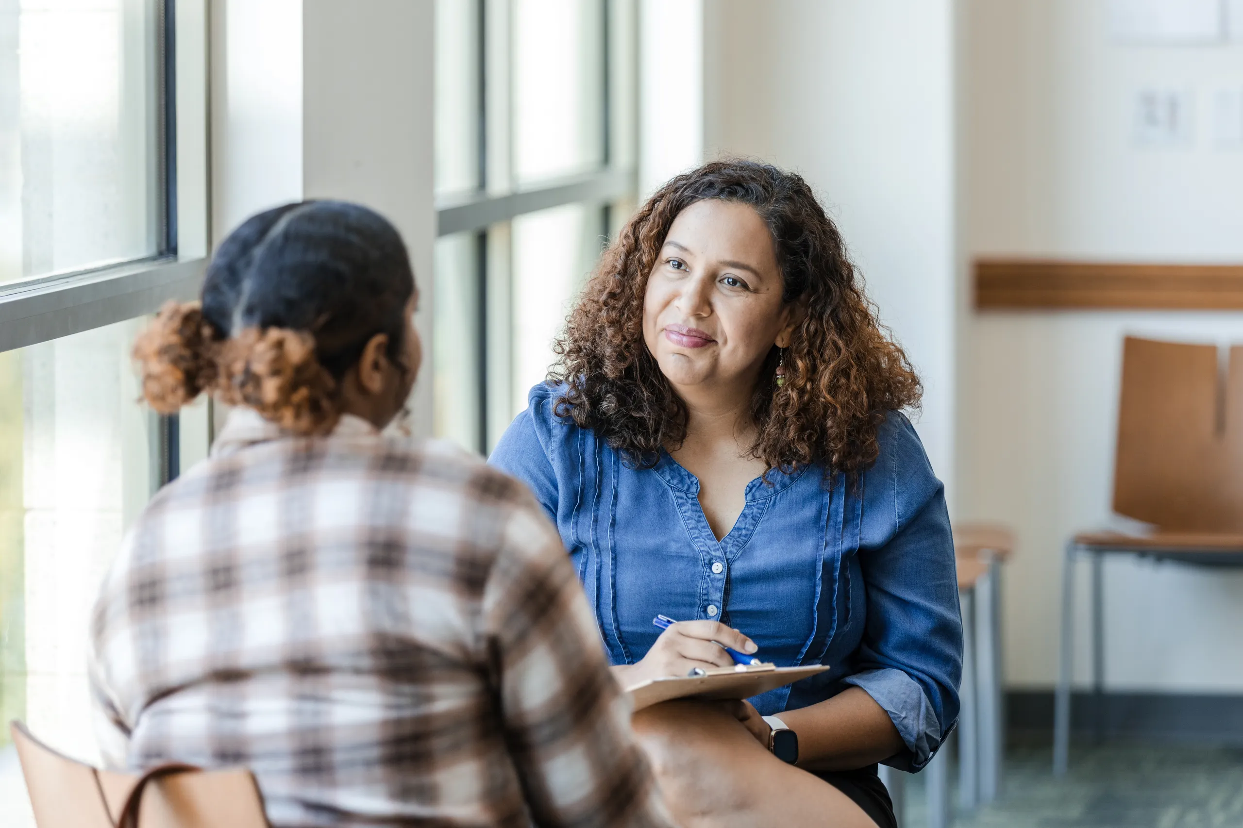 Descubra como é a faculdade de psicologia e a importância da interação entre alunos e professores na formação profissional