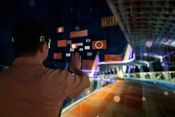 Tecnologia de realidade aumentada aplicada à análise de dados e sistemas inteligentes em um ambiente digital futurista