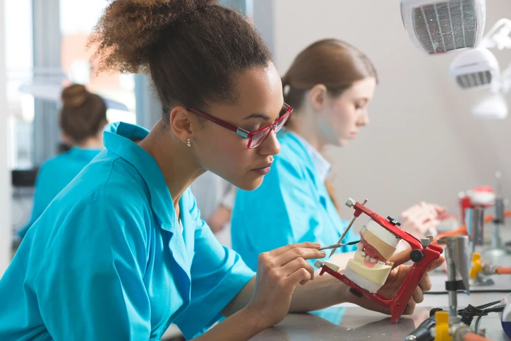 Estudar Odontologia: tecnologia e estética na FASEH