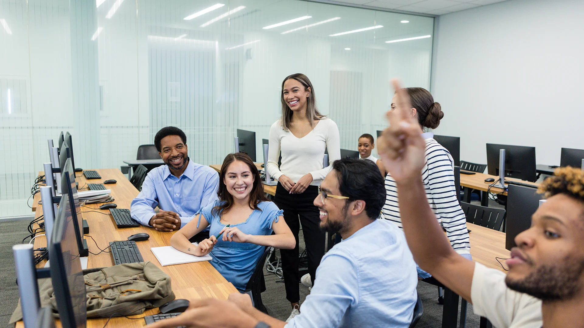 O curso semipresencial que une você ao mercado catarinense e abre portas para o mundo.
