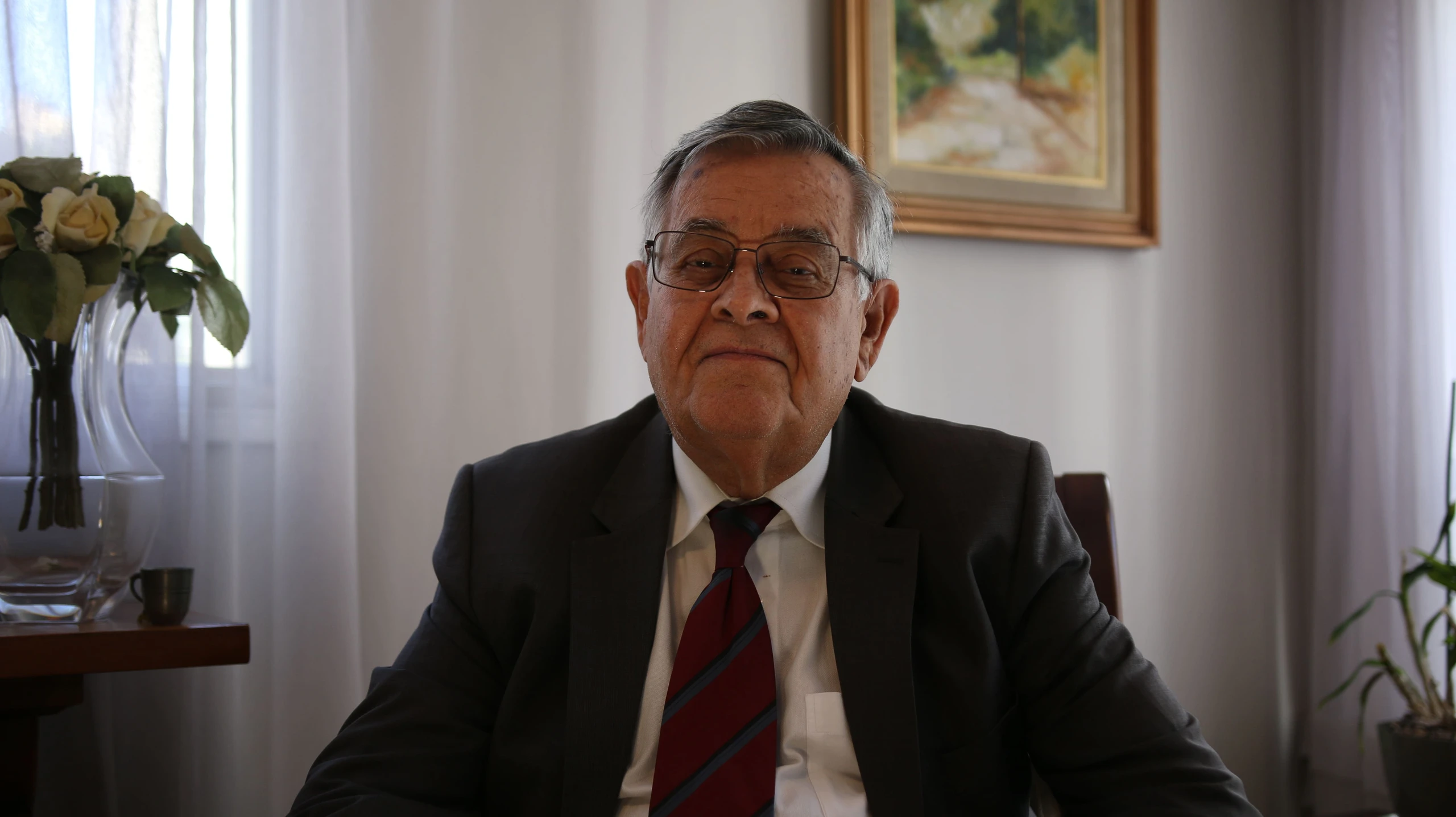 Do giz à era digital: professor de 82 anos faz da sala de aula seu lugar no mundo