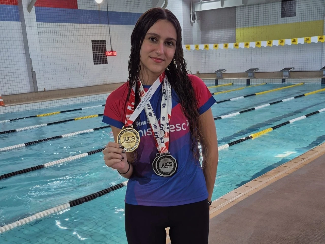 Joinvilense conquista oito medalhas em duas competições estaduais de natação