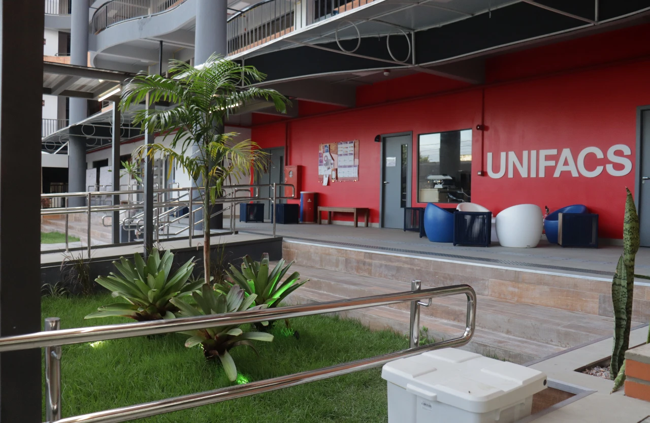 Fachada UNIFACS
