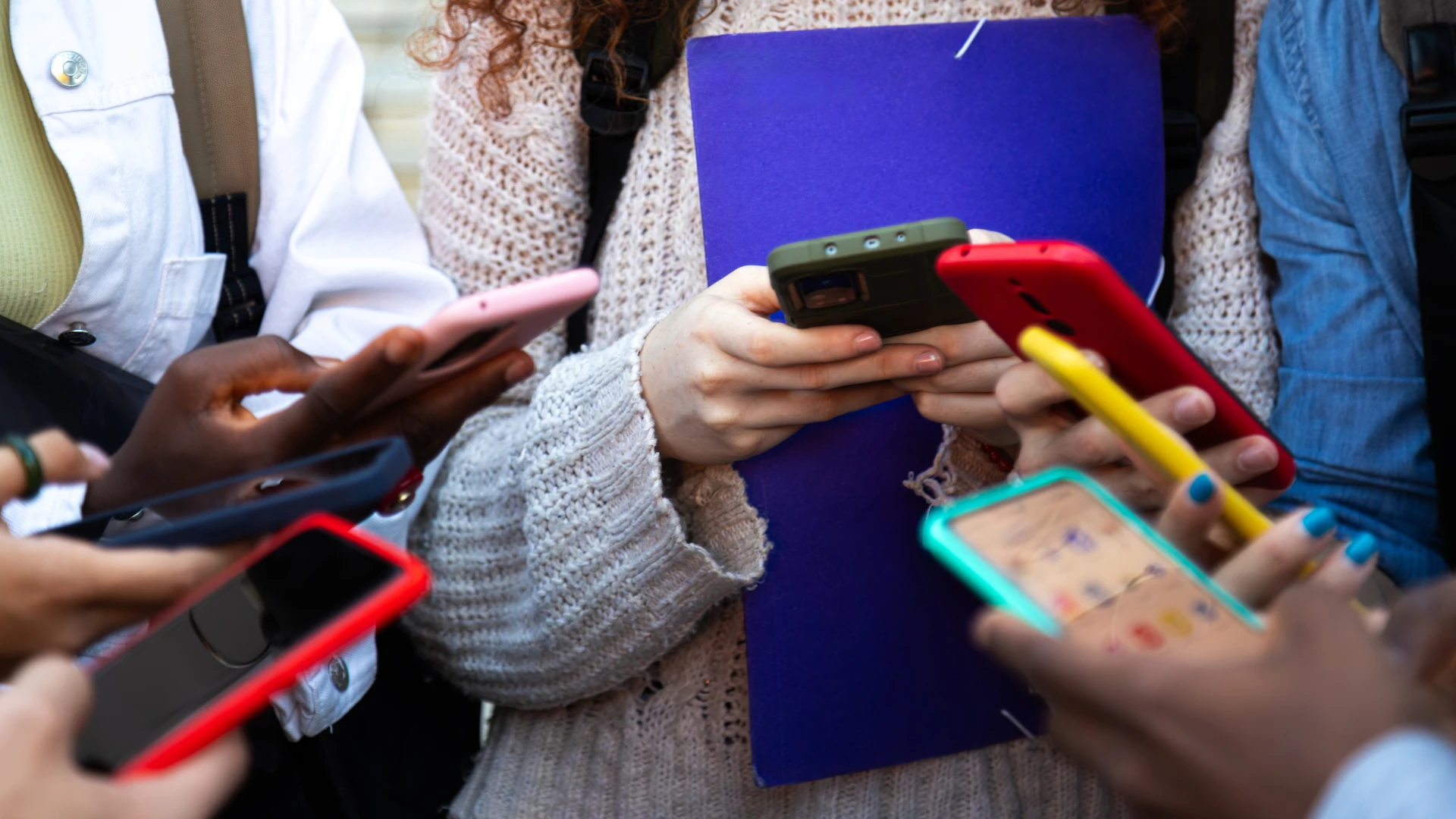 Especialista destaca impactos das redes sociais na banalização de diagnósticos de transtornos psicológicos e de desenvolvimento