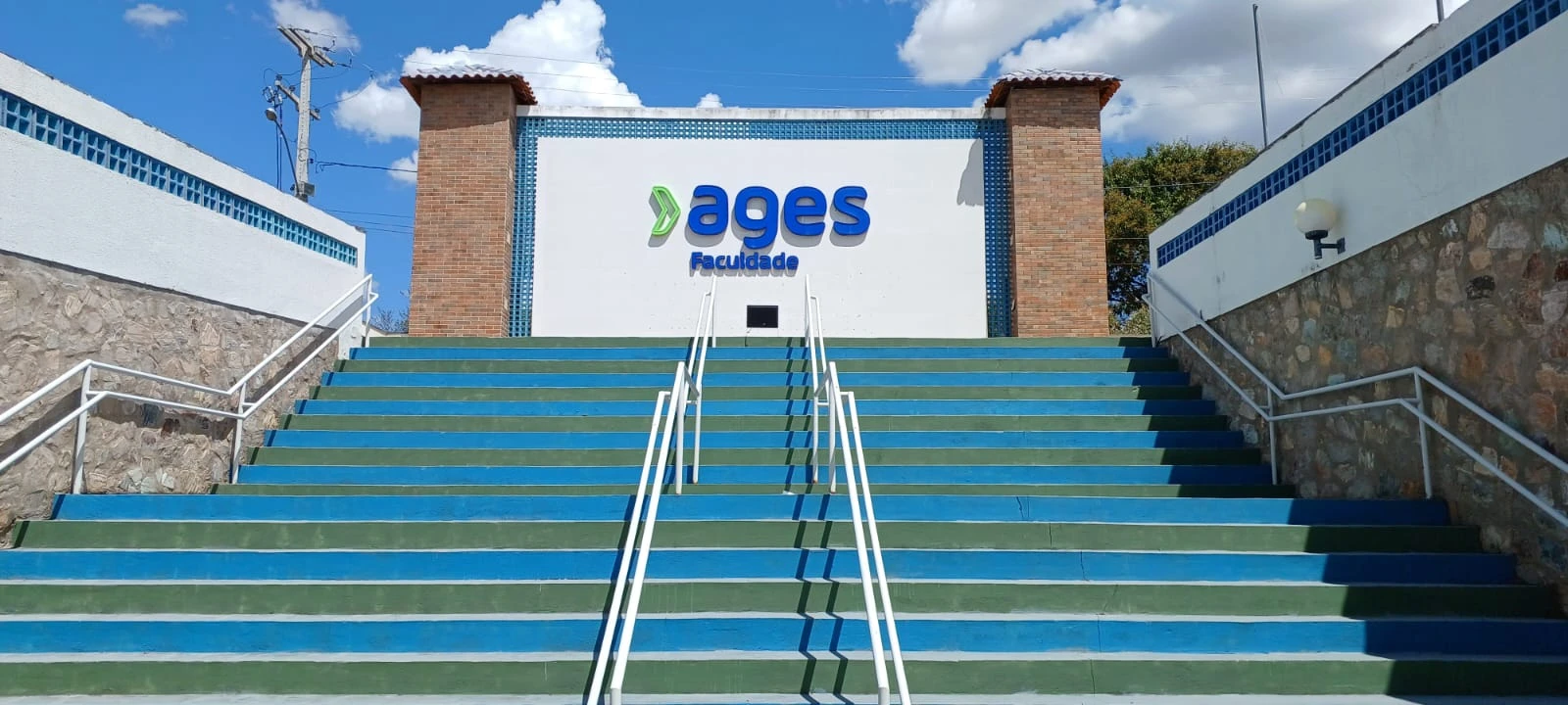 Fachada da Ages